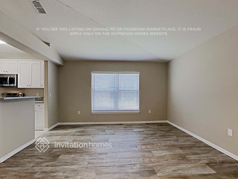 Building Photo - 4716 Four Lakes Dr