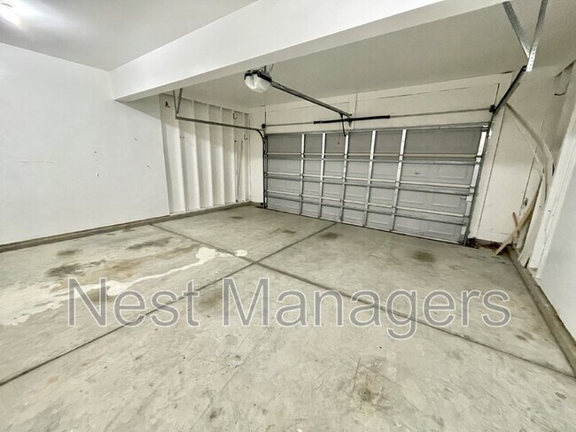Building Photo - 311 Highgrove Dr