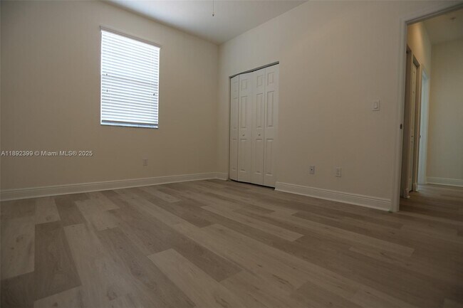 Building Photo - 1423 SW 147th Ave