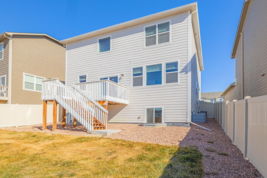 Building Photo - 5168 Roundhouse Dr