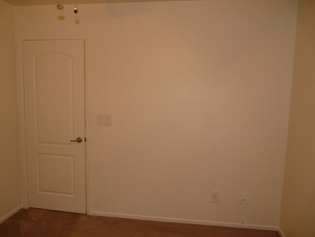 Building Photo - SOUTHWEST 3 BEDROOM, 2.5 BATH WITH LOFT