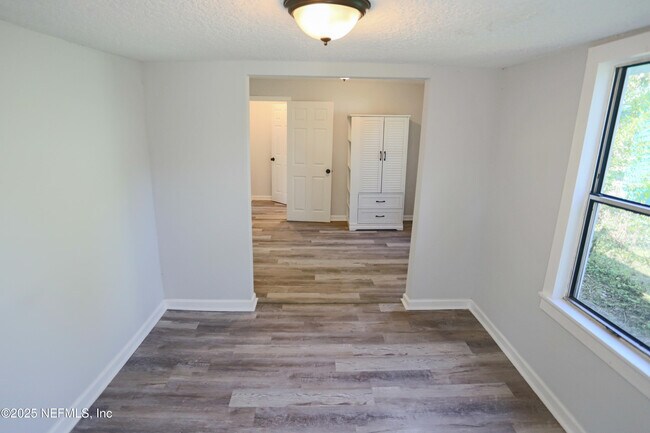 Building Photo - 505 N 9th St