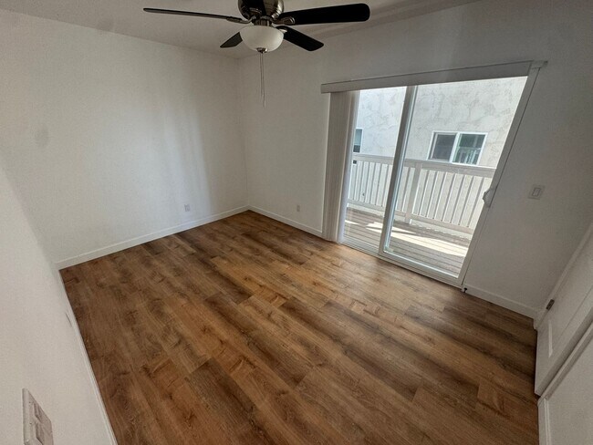 Building Photo - 6737 Thomson Ct