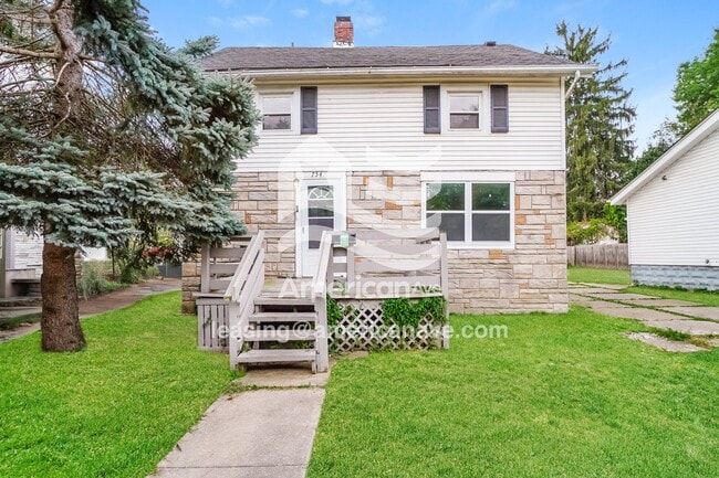 Primary Photo - 754 McKinley Ave