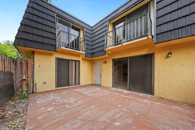 Building Photo - 262 Woodland Rd