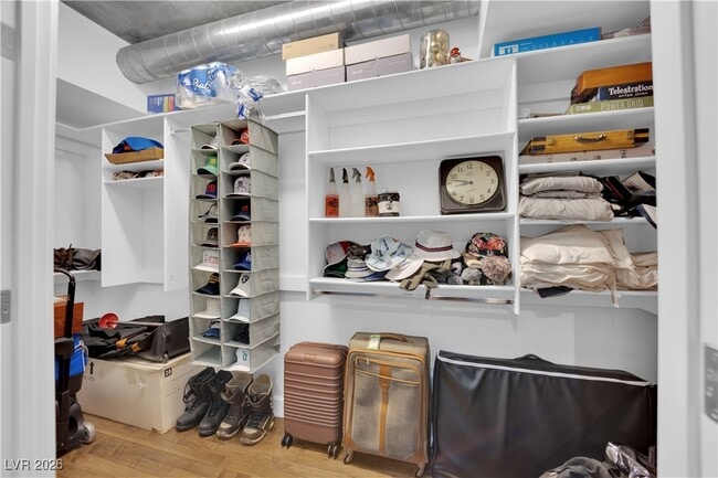 Building Photo - 360 E Desert Inn Rd