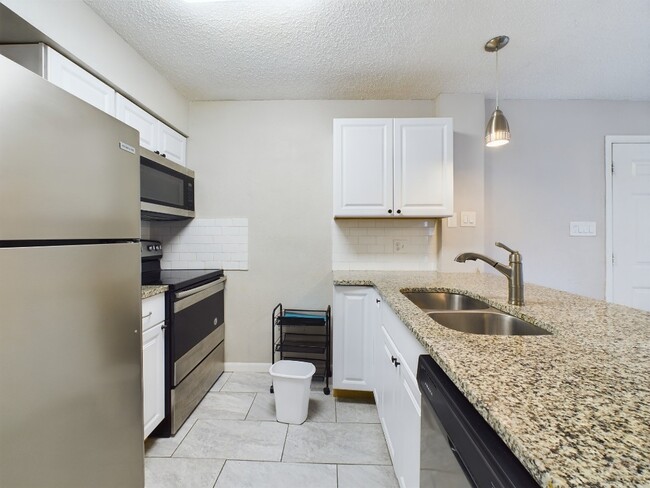 Building Photo - 2510 San Gabriel St