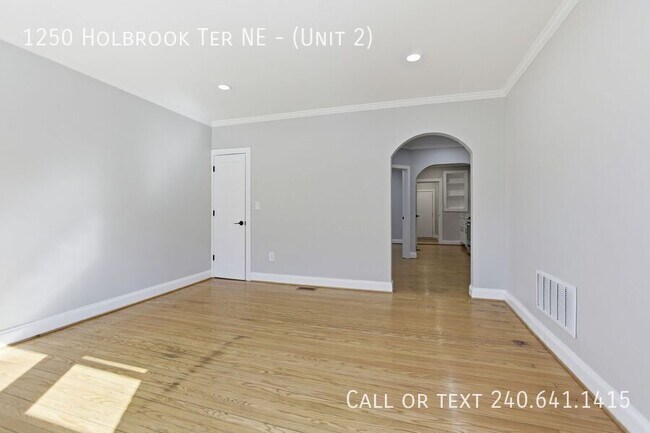 Building Photo - 1250 Holbrook Terrace NE