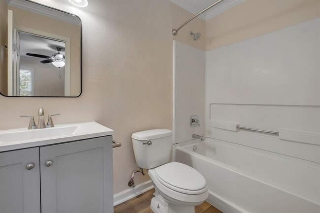 Building Photo - 1300 Ocala Rd