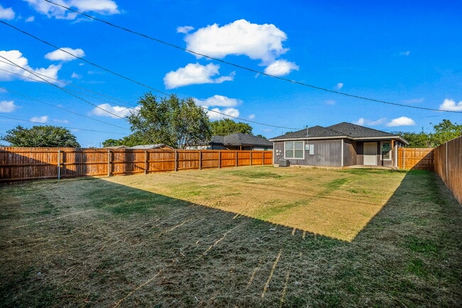 Building Photo - Modern 3/2 in Abernathy, TX