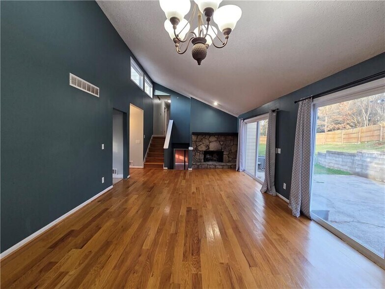 Building Photo - 3288 Timber Bluff Dr NE