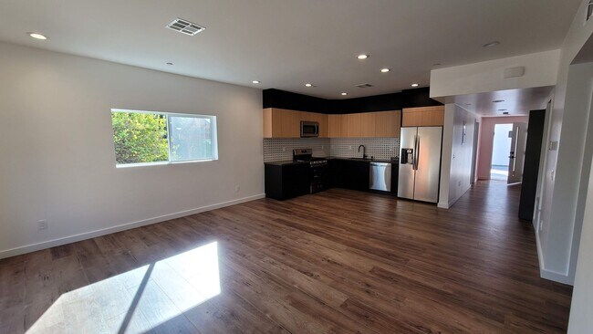 Building Photo - 6034 Craner Ave