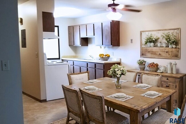 Building Photo - 4623 S Baha Ave