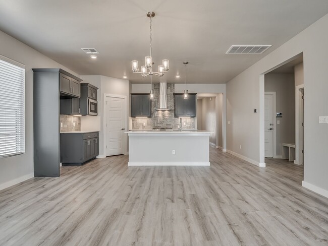 Building Photo - Beautiful New Construction Home in Edmond/...