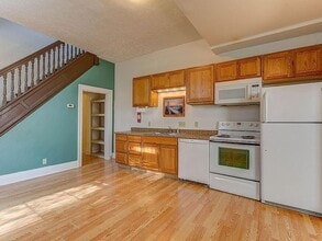 Building Photo - 208 N Beech St