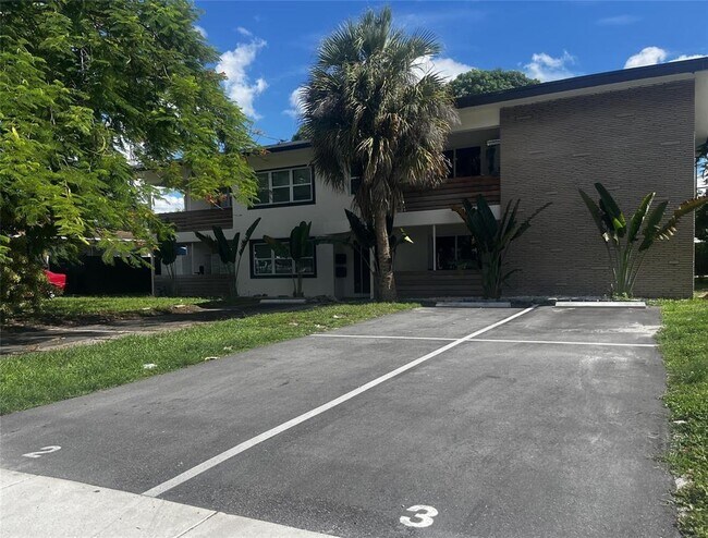 Building Photo - 2200 NE 173rd St