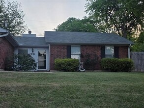 Building Photo - 1731 Cliffcrest Dr