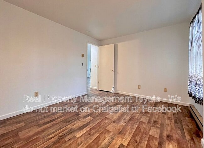 Building Photo - 1338 Puget St