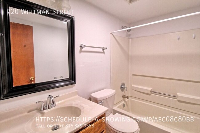 Building Photo - Beautiful Newly Renovated 2 Bedroom Apartm...