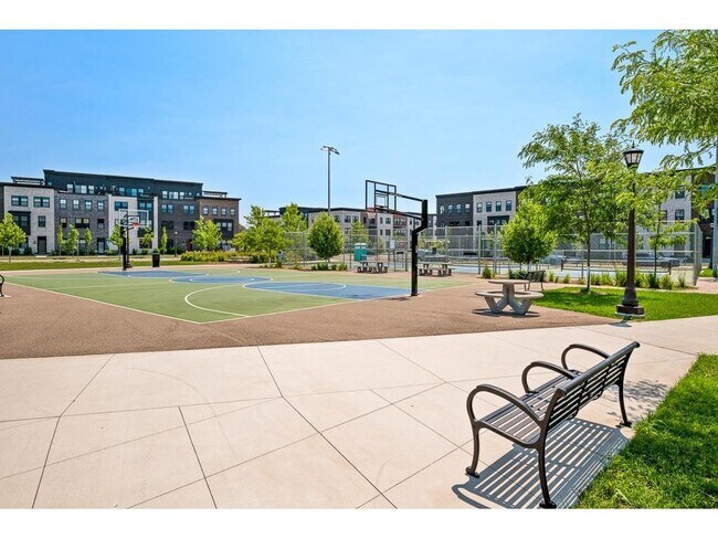 Building Photo - 848 S Woodlawn Ave
