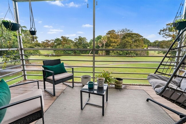 Building Photo - 3930 Oaks Clubhouse Dr