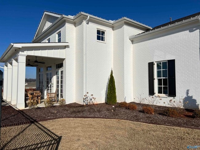 Building Photo - 111 Shylock Ln