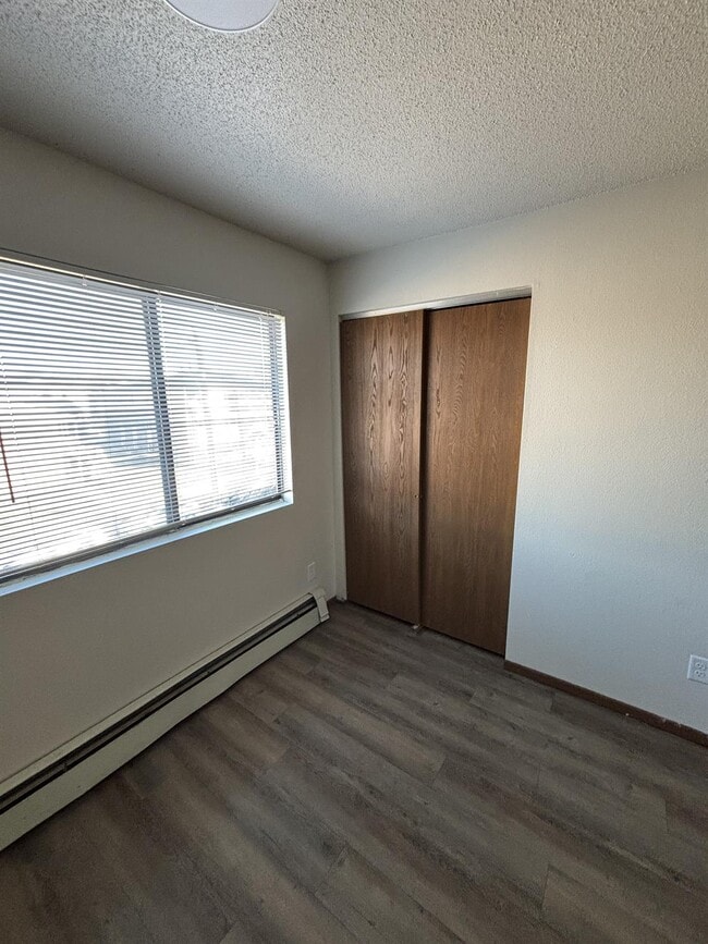 Building Photo - 619 S Johnson-5