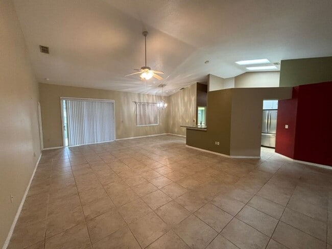 Building Photo - 15425 Sonora Dr