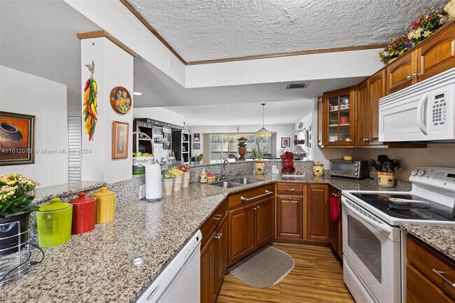 Building Photo - 900 SW 125th Way