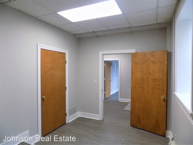 Building Photo - 505 N 4th St