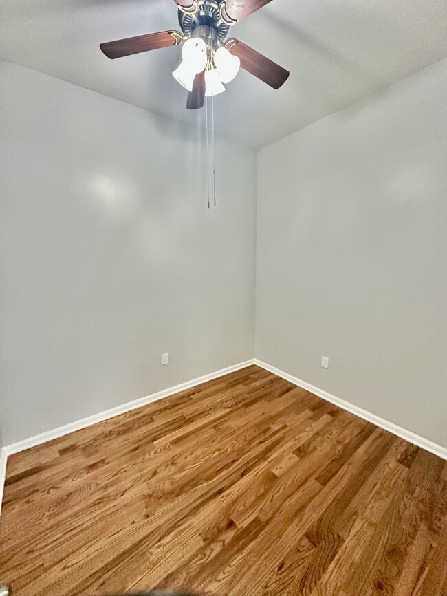 Building Photo - 1917 W 21st St