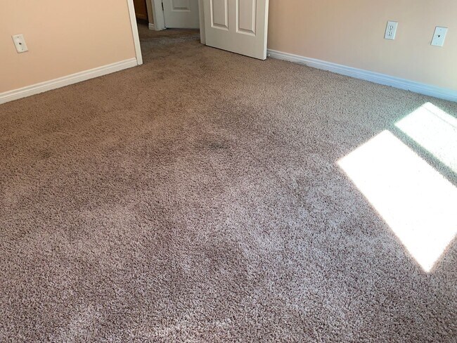 Building Photo - 5404 El Palacio Dr