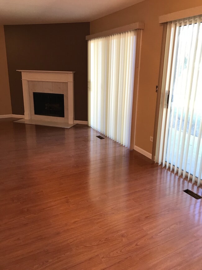 Building Photo - 7010 Newport Dr