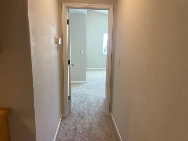 Building Photo - 2733 Sunflower Cir