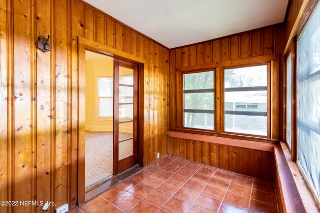 Building Photo - 24 Riberia St