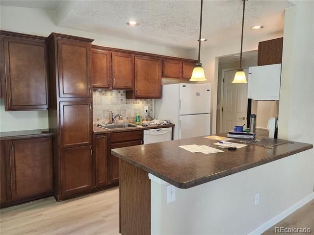 Building Photo - 9135 W Cedar Dr