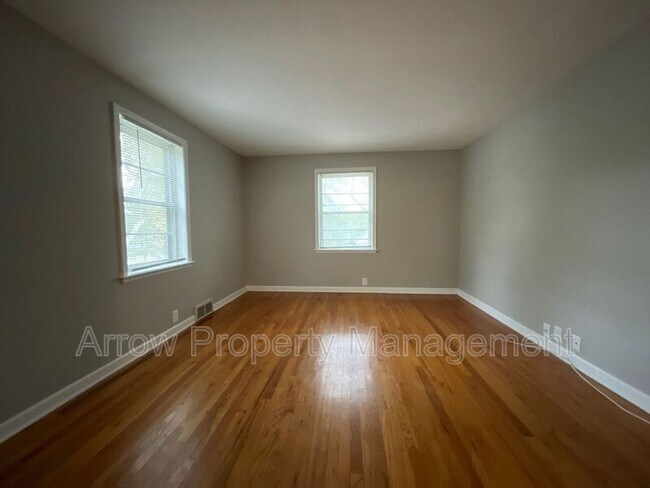 Building Photo - 1515 S 11th St