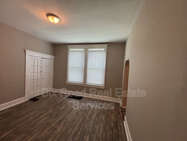 Building Photo - 545 Rockdale Ave