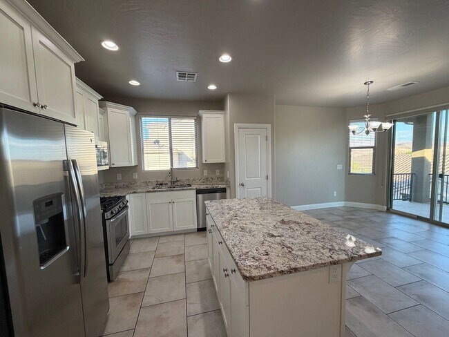 Building Photo - 469 E Barcelona Dr