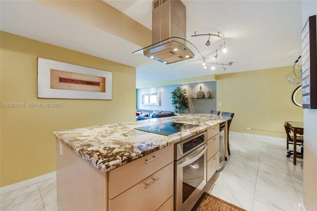 Building Photo - 1500 Bay Rd