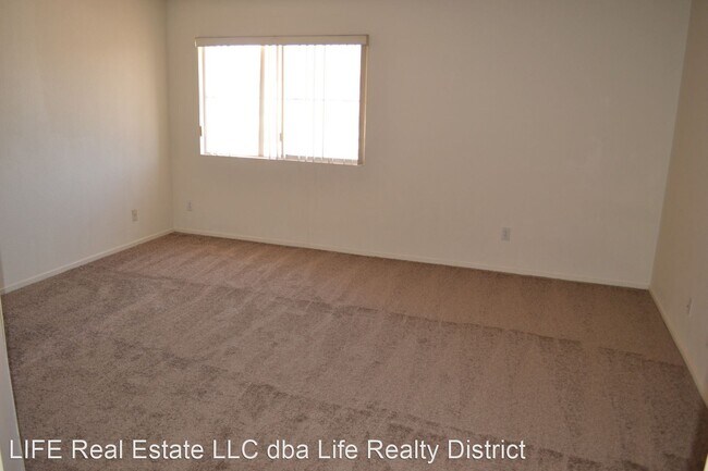 Building Photo - 4 br, 2.5 bath House - 8325 Maple Star