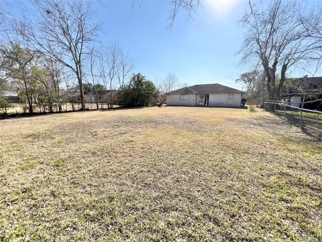 Building Photo - 303 Brigadoon Ln