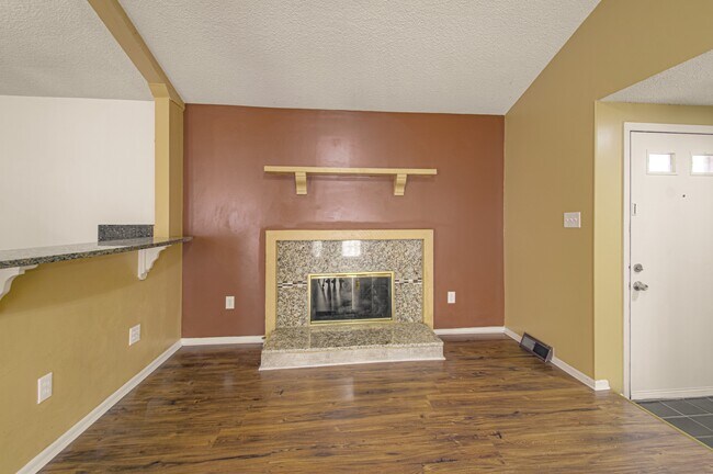 Building Photo - 8709 E 109 Terrace