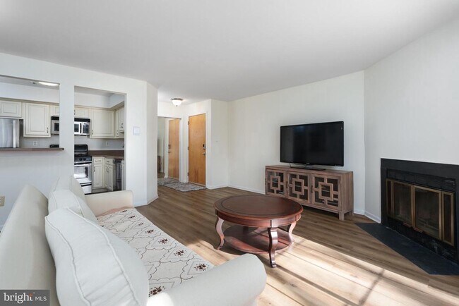 Building Photo - 206 Salem Ct