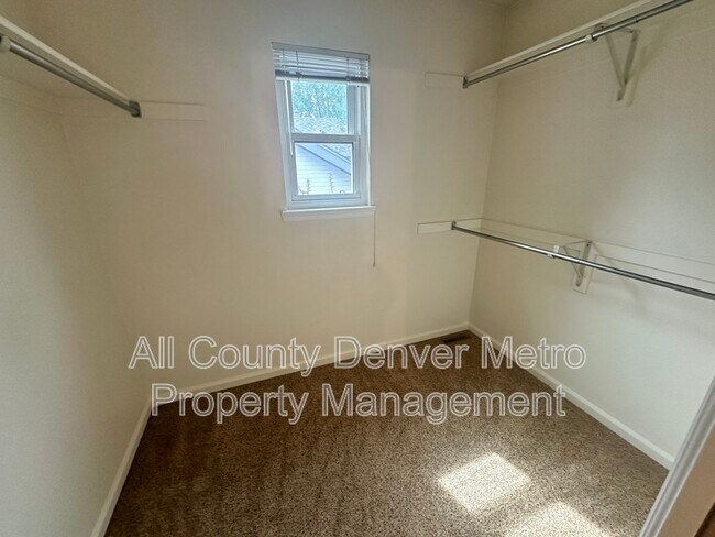Building Photo - 1427 McIntosh Ave