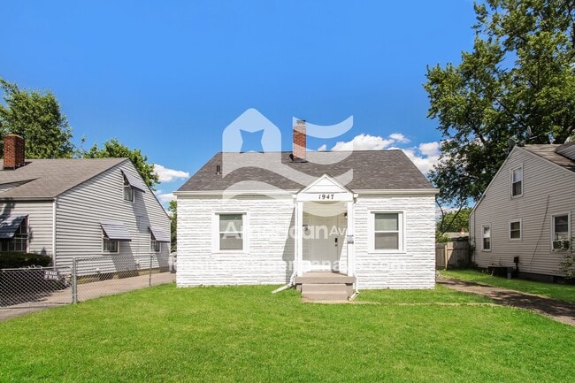 Building Photo - 1947 Glenridge Dr