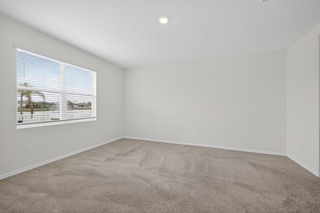 Building Photo - 4 Bedroom in Gated Community!