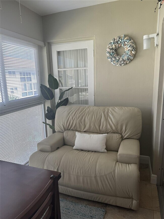 Building Photo - 1461 S Ocean Blvd