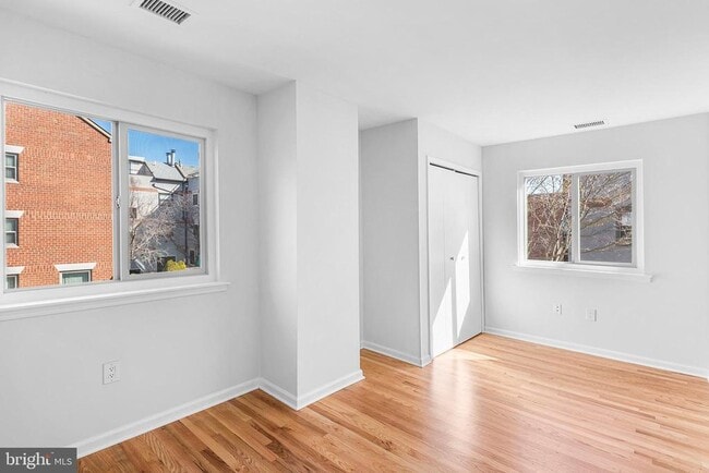 Building Photo - 515 S 10th St