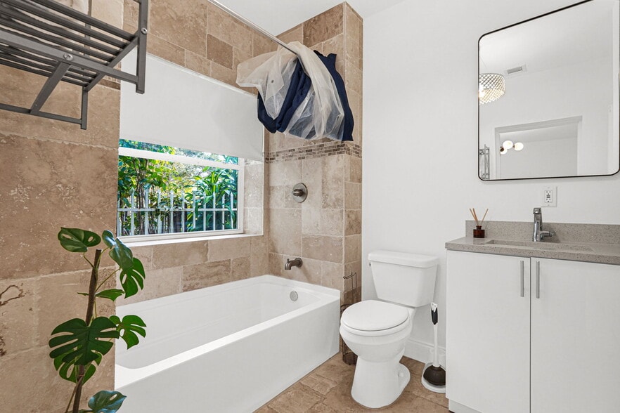 Building Photo - 37 NW 47th St